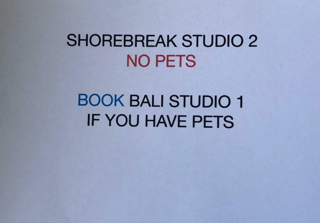 Shorebreak Studio Apartments Sapphire Beach Esterno foto